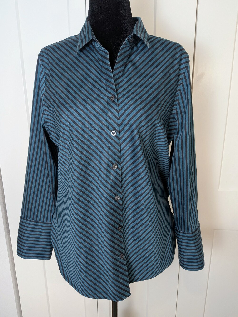 Chico's Striped Green Black Long Sleeve Button Down Front Shirt Sz 2 US 12 Euc